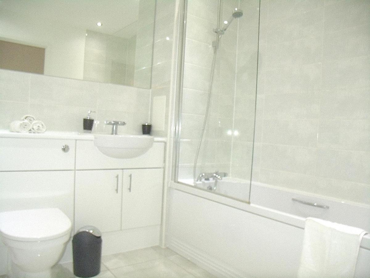 New Central Woking 1 And 2 Bedroom Apartments With Free Gym, Close To Train Station Εξωτερικό φωτογραφία