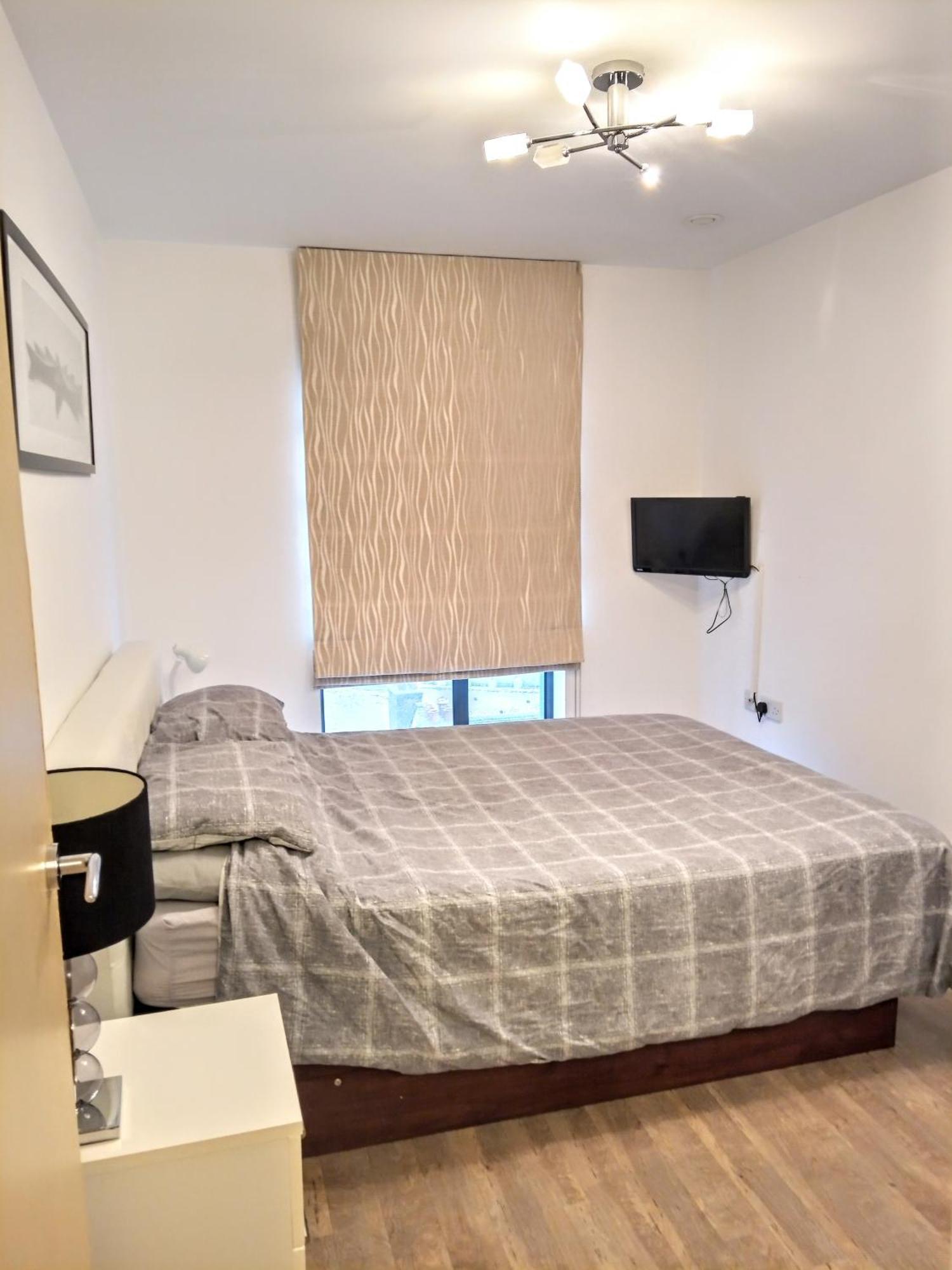 New Central Woking 1 And 2 Bedroom Apartments With Free Gym, Close To Train Station Εξωτερικό φωτογραφία